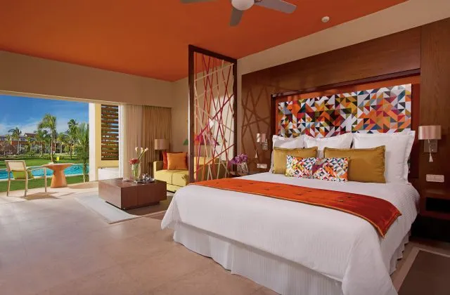 Hotel Breathless Punta Cana suite with pool view